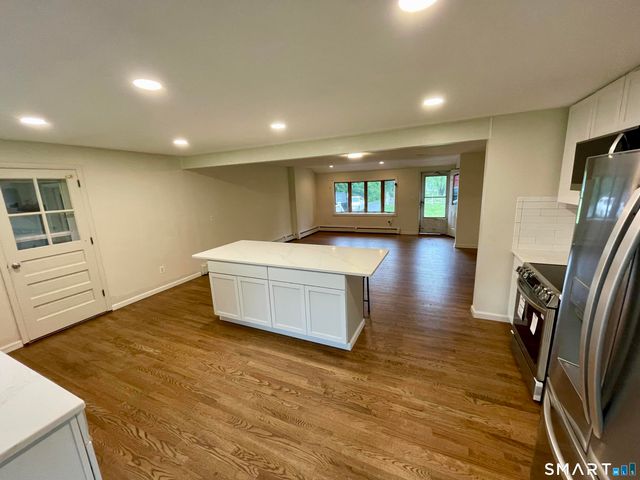 995 North Farms Road, Wallingford, CT 06492