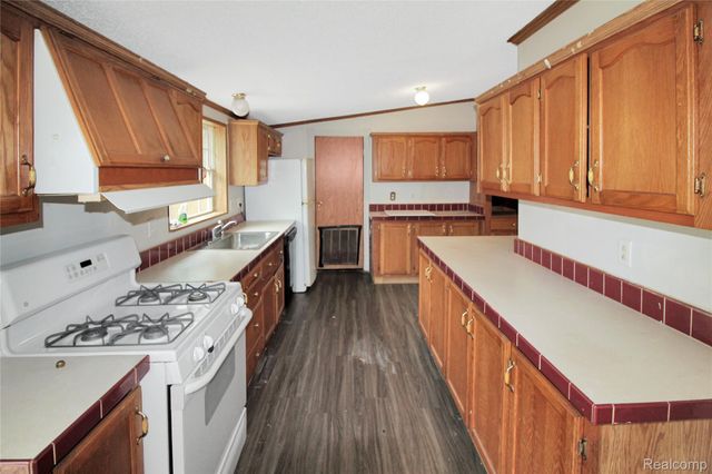 7175 Ozga Street, Romulus, MI 48174