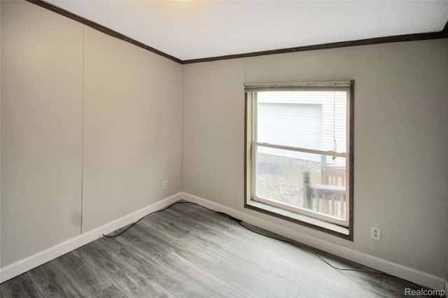 7175 Ozga Street, Romulus, MI 48174