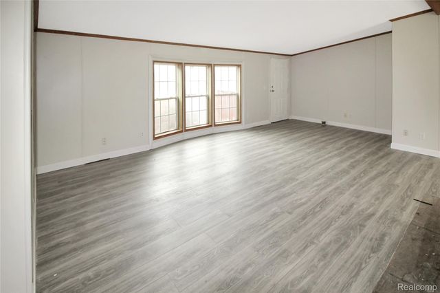 7175 Ozga Street, Romulus, MI 48174