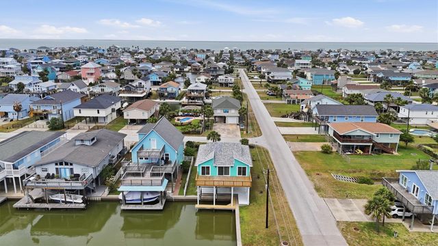 22101 Pecos Drive, Galveston, TX 77554