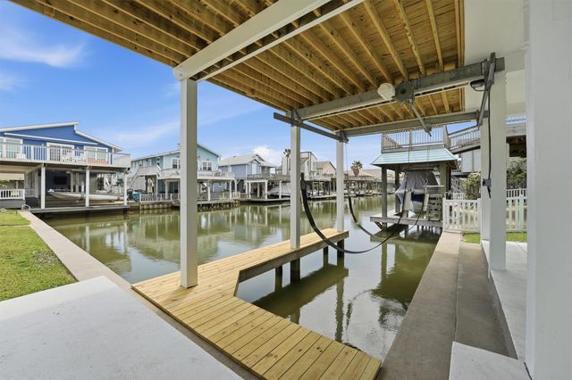 22101 Pecos Drive, Galveston, TX 77554