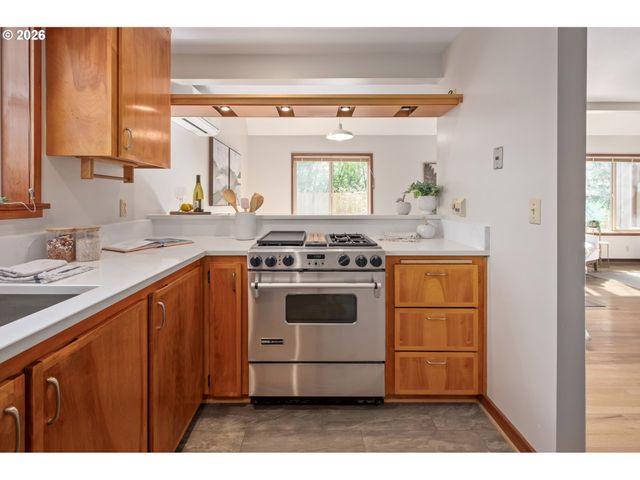 1642 E 43RD Ave, Eugene, OR 97405