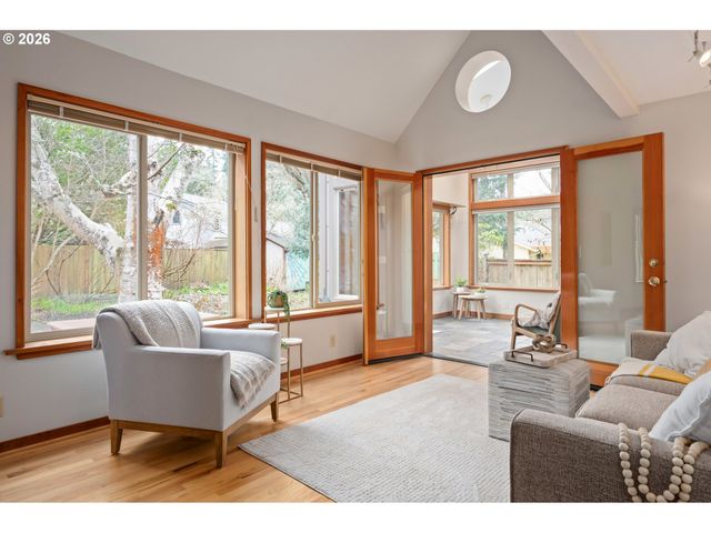 1642 E 43RD Ave, Eugene, OR 97405