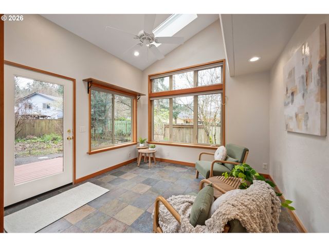 1642 E 43RD Ave, Eugene, OR 97405