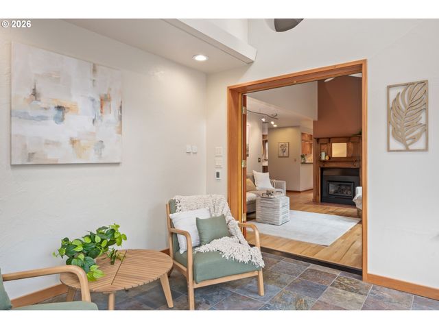 1642 E 43RD Ave, Eugene, OR 97405