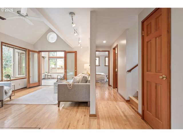 1642 E 43RD Ave, Eugene, OR 97405