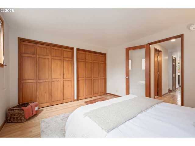 1642 E 43RD Ave, Eugene, OR 97405