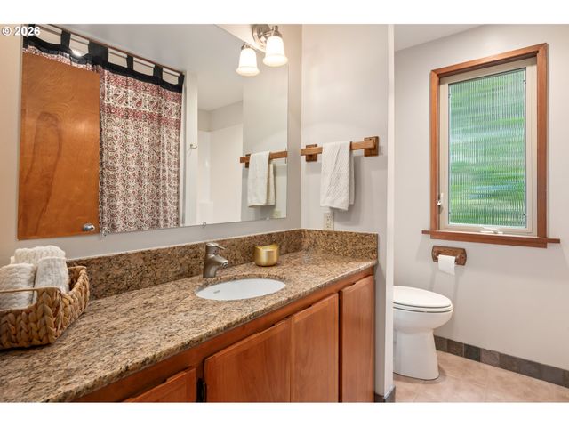 1642 E 43RD Ave, Eugene, OR 97405