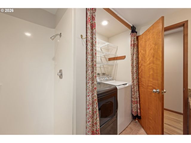 1642 E 43RD Ave, Eugene, OR 97405