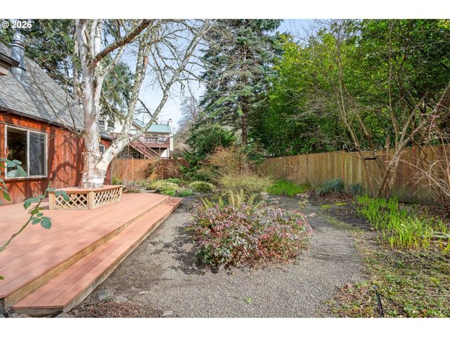 1642 E 43RD Ave, Eugene, OR 97405