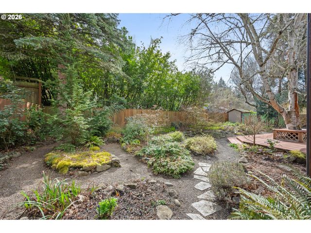 1642 E 43RD Ave, Eugene, OR 97405