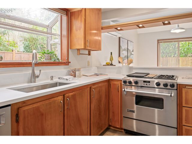 1642 E 43RD Ave, Eugene, OR 97405