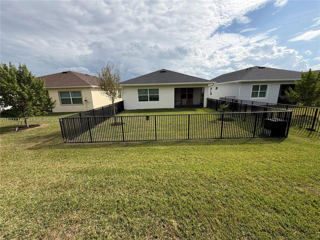 400 SE Mulberry Way 400, Port St. Lucie, FL 34984