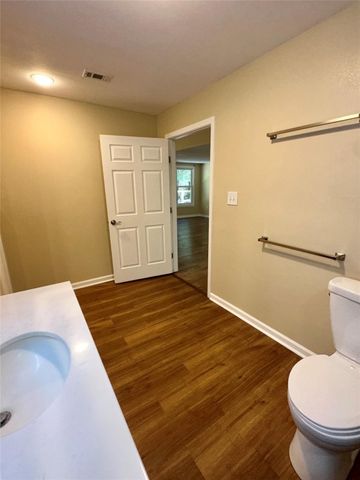 2411 County Road 2235, Cleveland, TX 77327