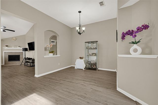 8123 Solara Bend, Houston, TX 77083