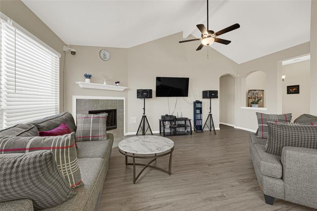 8123 Solara Bend, Houston, TX 77083