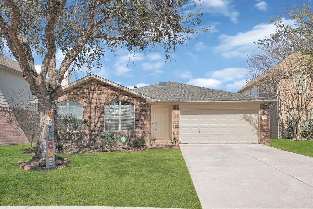 8123 Solara Bend, Houston, TX 77083