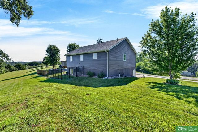 8419 Pawnee Lane, Plattsmouth, NE 68048