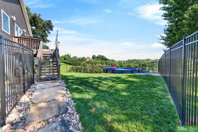 8419 Pawnee Lane, Plattsmouth, NE 68048