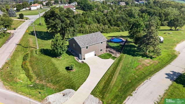 8419 Pawnee Lane, Plattsmouth, NE 68048