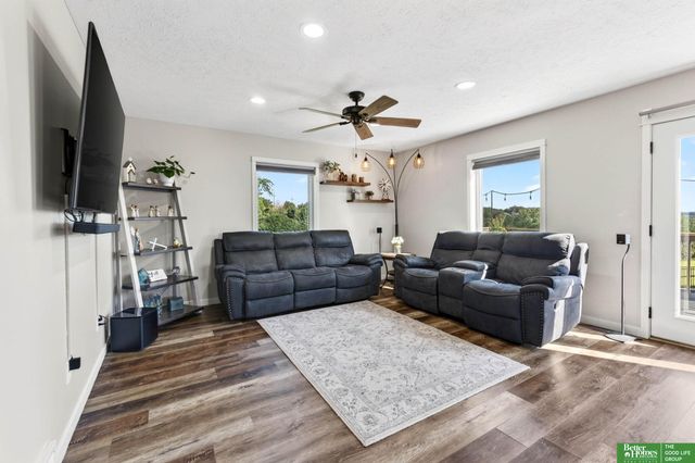 8419 Pawnee Lane, Plattsmouth, NE 68048