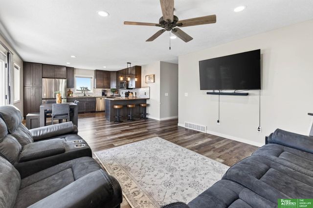8419 Pawnee Lane, Plattsmouth, NE 68048