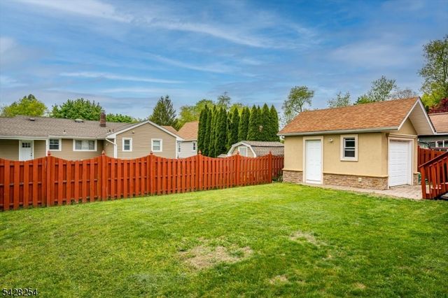16 S 9Th Ave, Manville Boro, NJ 08835