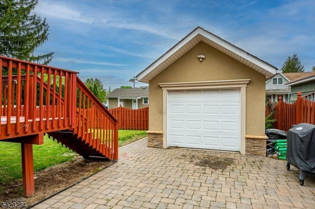 16 S 9Th Ave, Manville Boro, NJ 08835