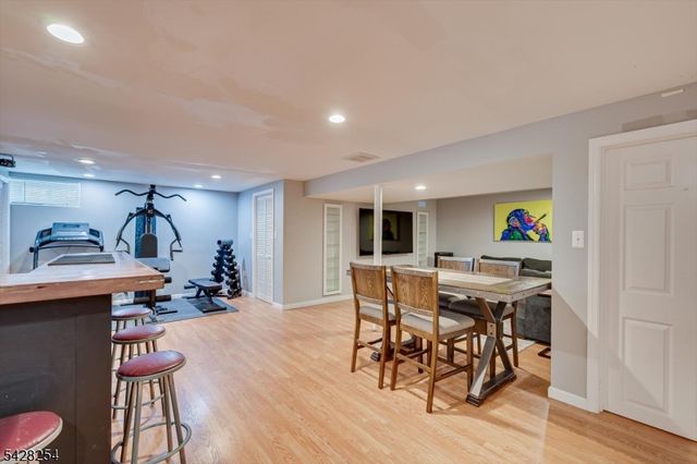 16 S 9Th Ave, Manville Boro, NJ 08835
