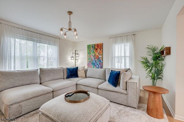 16 S 9Th Ave, Manville Boro, NJ 08835