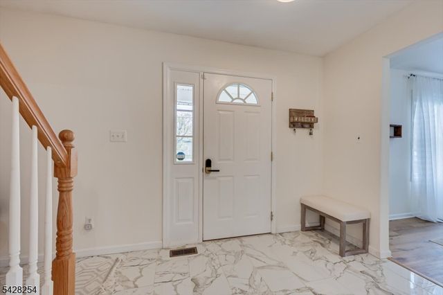 16 S 9Th Ave, Manville Boro, NJ 08835