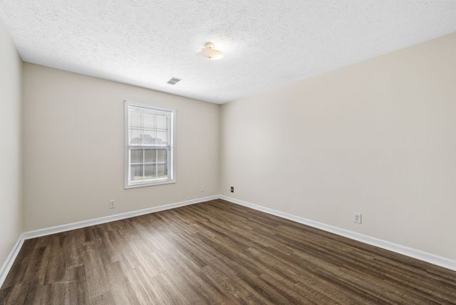 2409 Egret Dr, Clarksville, TN 37042
