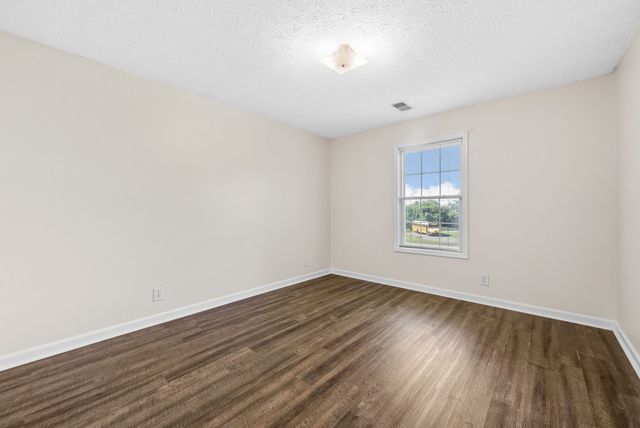 2409 Egret Dr, Clarksville, TN 37042
