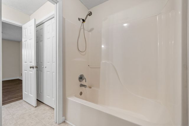 2409 Egret Dr, Clarksville, TN 37042