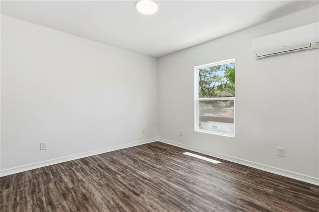 377 Tuttle Avenue, Mobile, AL 36604