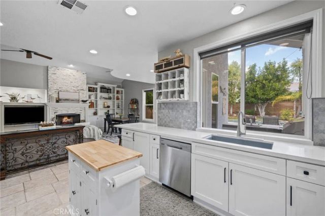 23717 Shadylane Place, Valencia, CA 91354