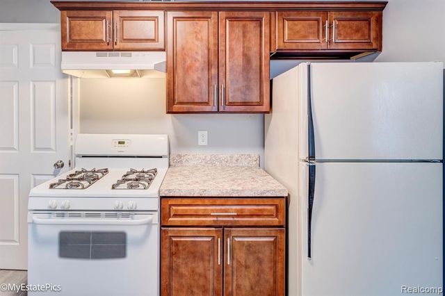 6151 Helen Street, Garden City, MI 48135