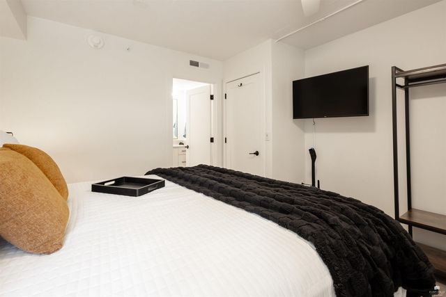 1700 N Manhattan Ave Apt 204, Manhattan, KS 66502