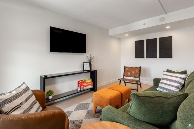 1700 N Manhattan Ave Apt 204, Manhattan, KS 66502