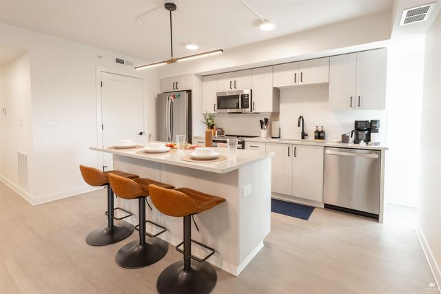 1700 N Manhattan Ave Apt 204, Manhattan, KS 66502