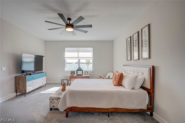 451 Spring Hill Lake LOOP, Cape Coral, FL 33993