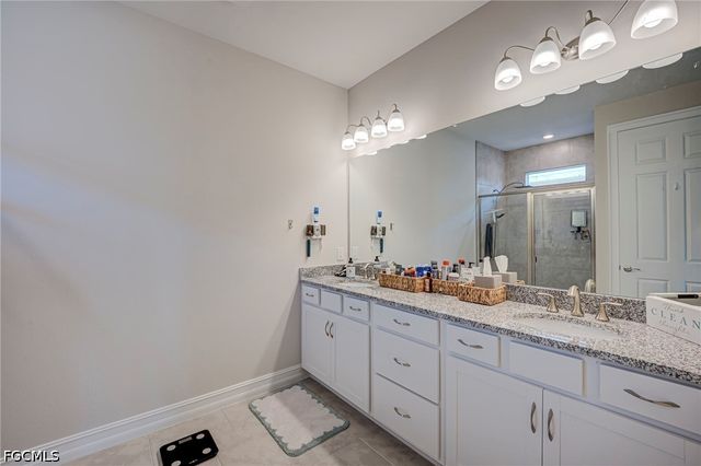 451 Spring Hill Lake LOOP, Cape Coral, FL 33993