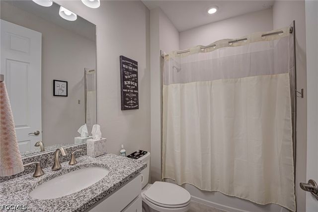 451 Spring Hill Lake LOOP, Cape Coral, FL 33993