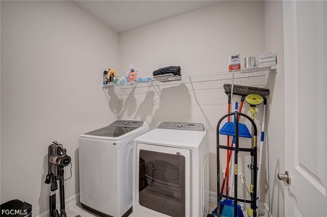 451 Spring Hill Lake LOOP, Cape Coral, FL 33993