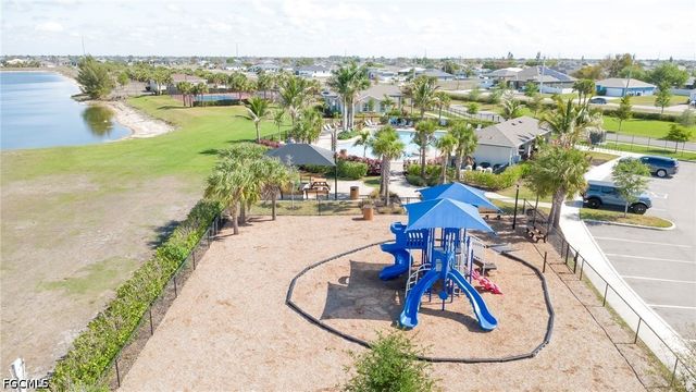 451 Spring Hill Lake LOOP, Cape Coral, FL 33993