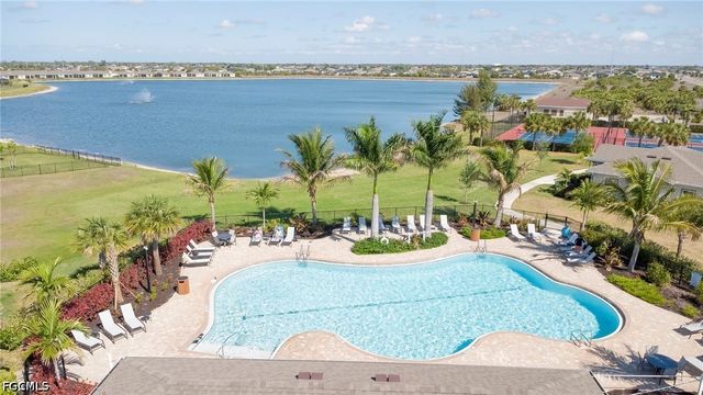 451 Spring Hill Lake LOOP, Cape Coral, FL 33993