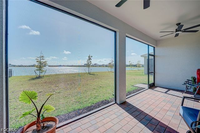 451 Spring Hill Lake LOOP, Cape Coral, FL 33993