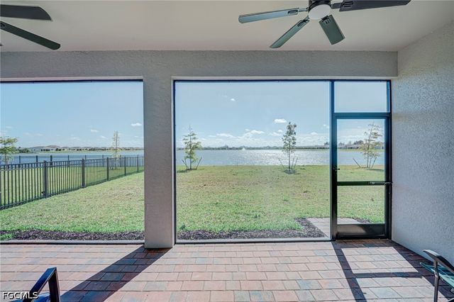 451 Spring Hill Lake LOOP, Cape Coral, FL 33993