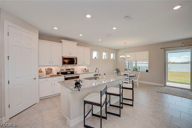 451 Spring Hill Lake LOOP, Cape Coral, FL 33993